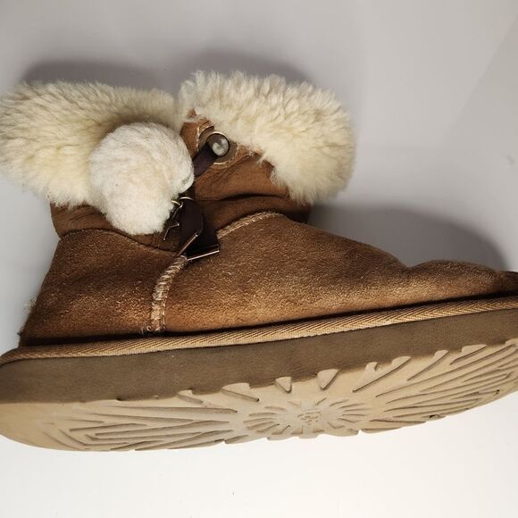 UGG Bailey ll Button Chestnut Winter Boots Size 8 - Picture 7 of 10